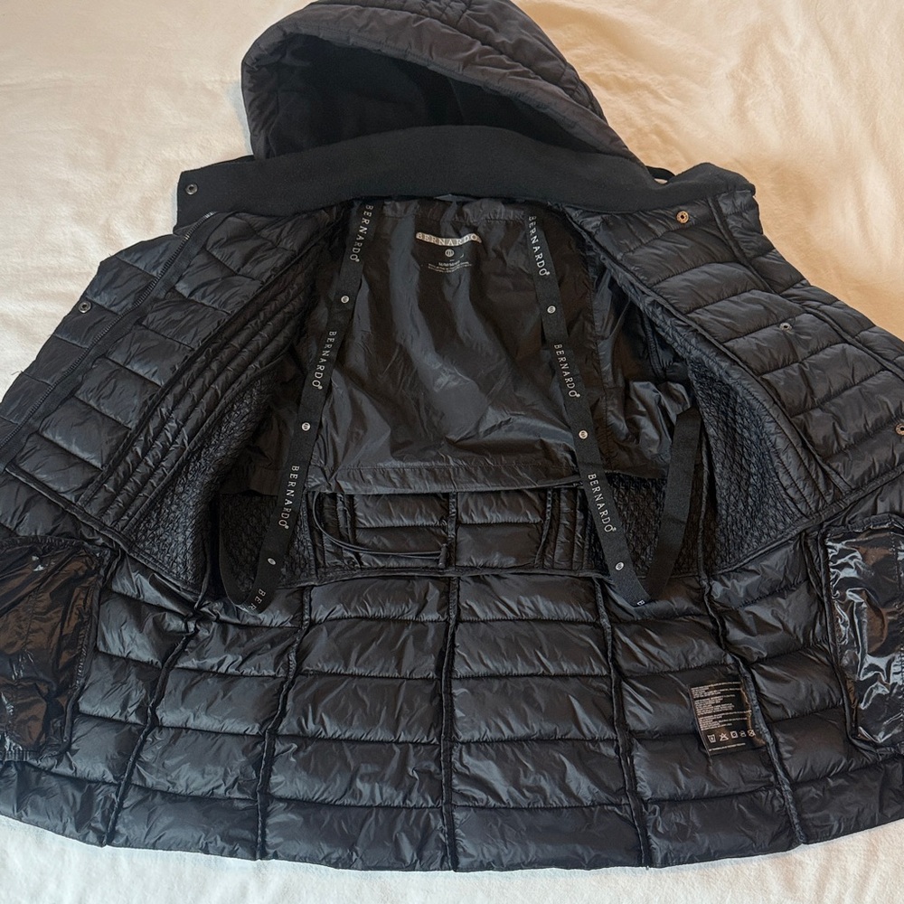 Bernardo Women's Black Puffer Jacket - Picture 6 of 14